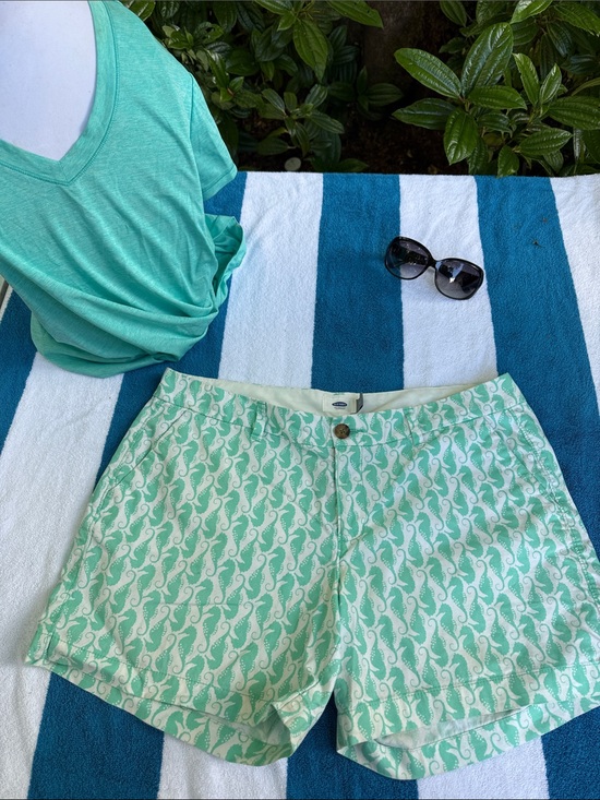 Old Navy Pants - Old Navy Mint Green and White Seahorse Print Shorts